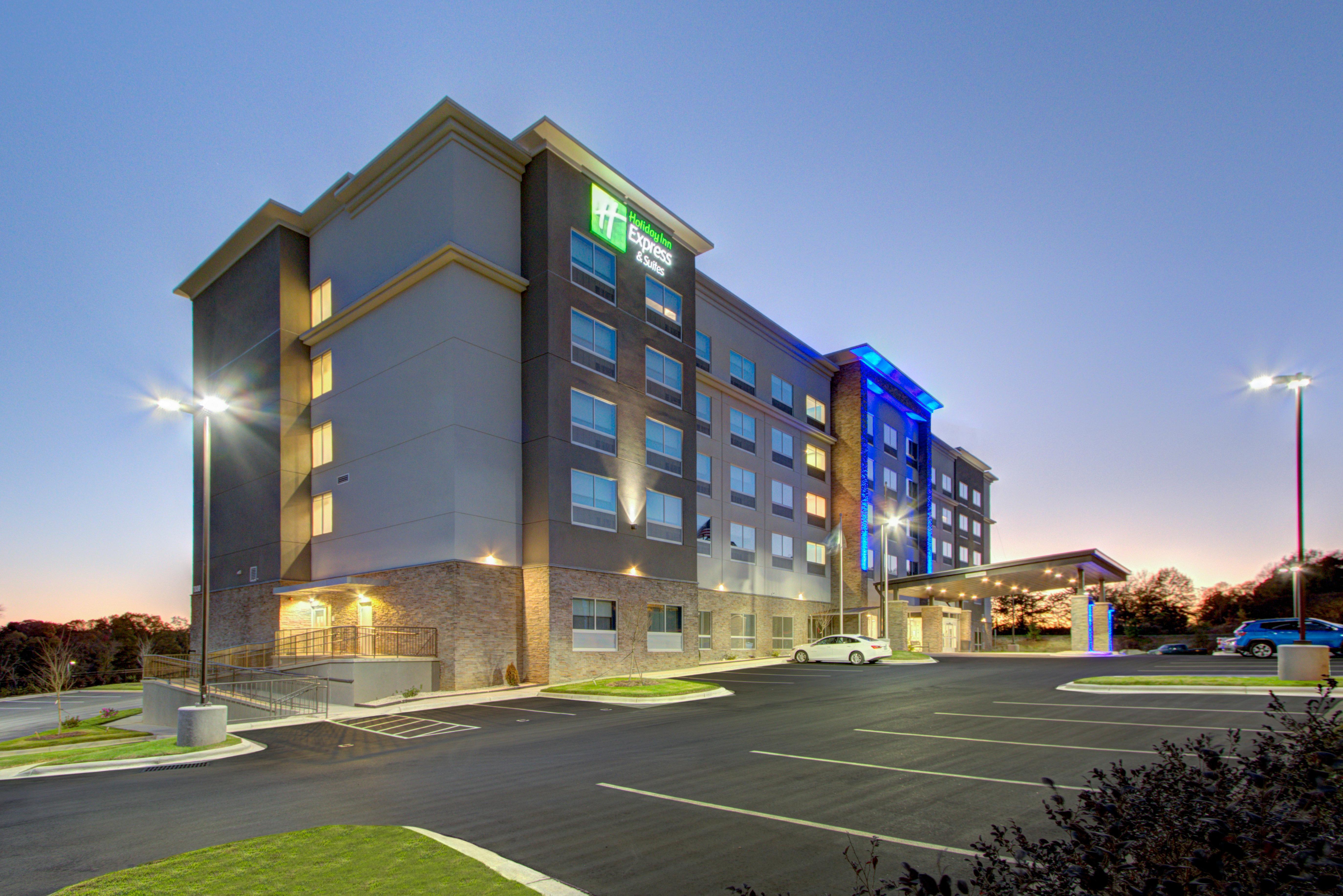 Holiday Inn Express & Suites Charlotte Southwest By Ihg Sterling Exterior photo